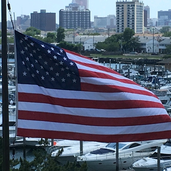 Meet your Posher, Jennifer - Picture 1 of 1